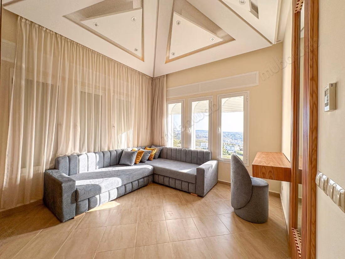 Villa de lujo en alquiler mensual en Noynoy ciudad de Tánger. 5 habitaciones excelentes. Amueblada