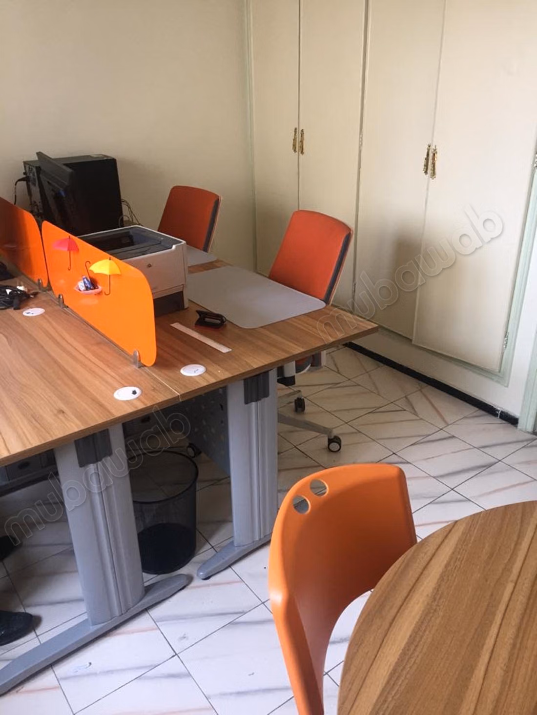 Bureau équipé à louer — tout compris