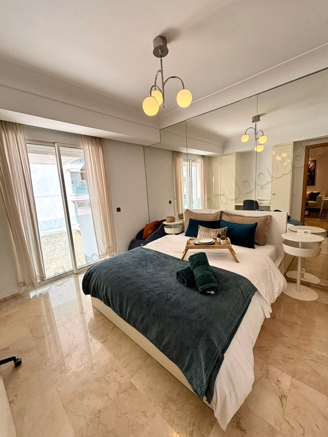Seizoensverhuur in Casablanca Finance City. Oppervlakte 64 m². Terras en lift