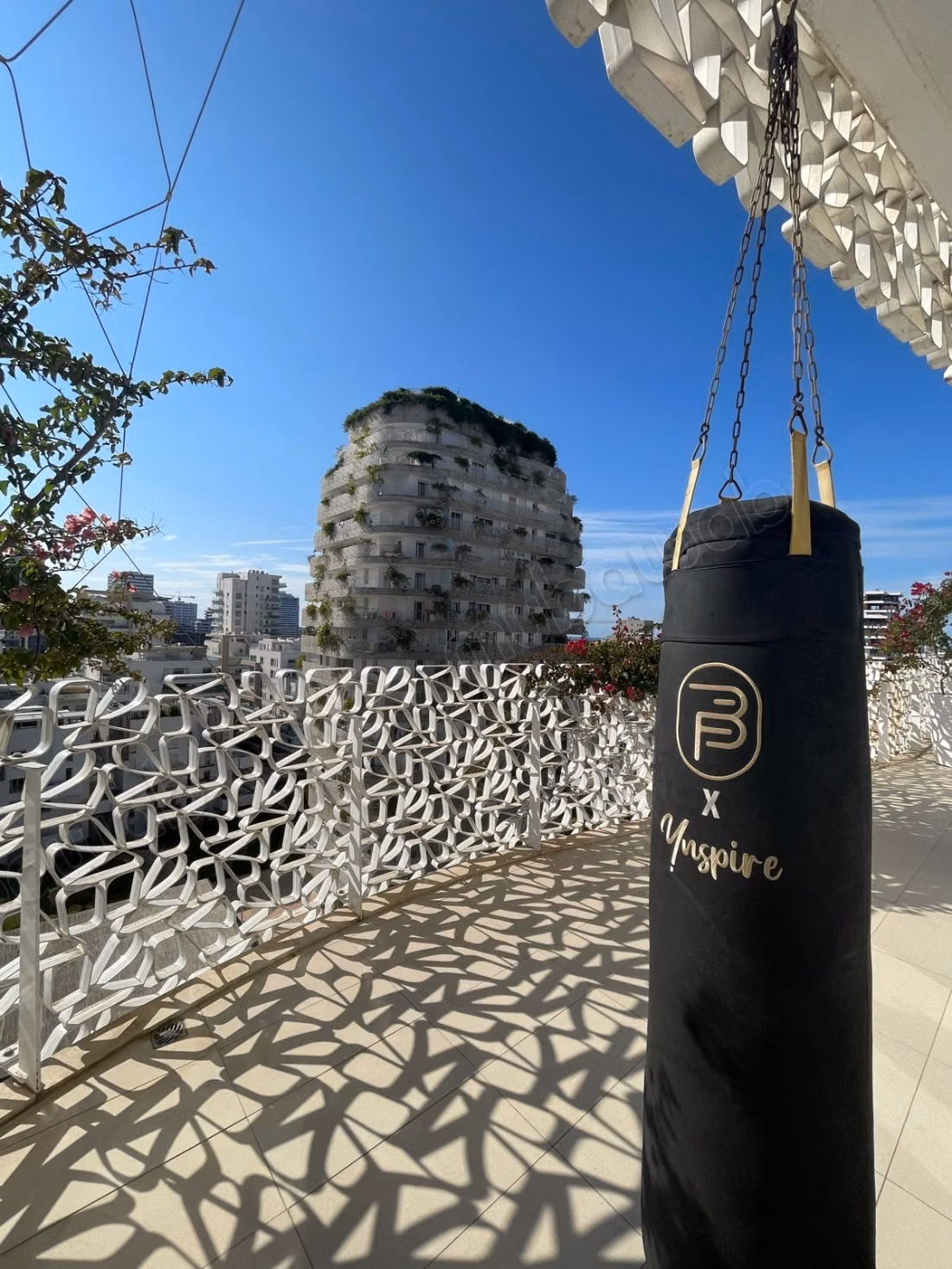 Seizoensverhuur in Casablanca Finance City. Oppervlakte 64 m². Terras en lift