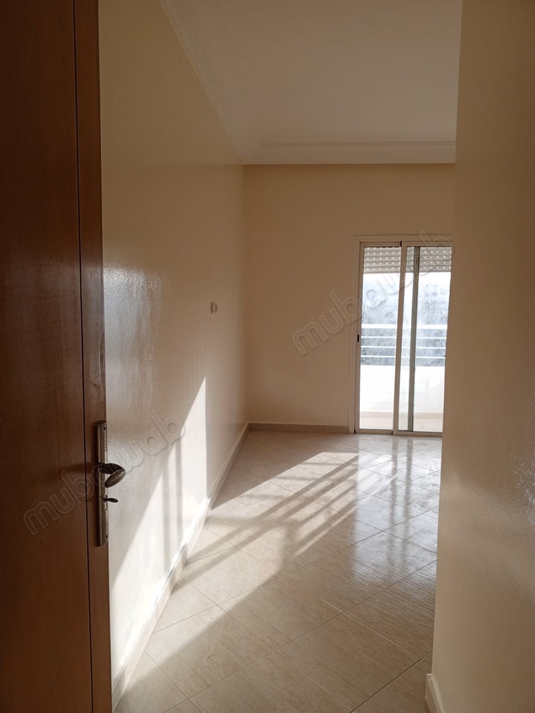 Appartamento di 90m con terrazza e balcone fermata 50/agenzia CNSS