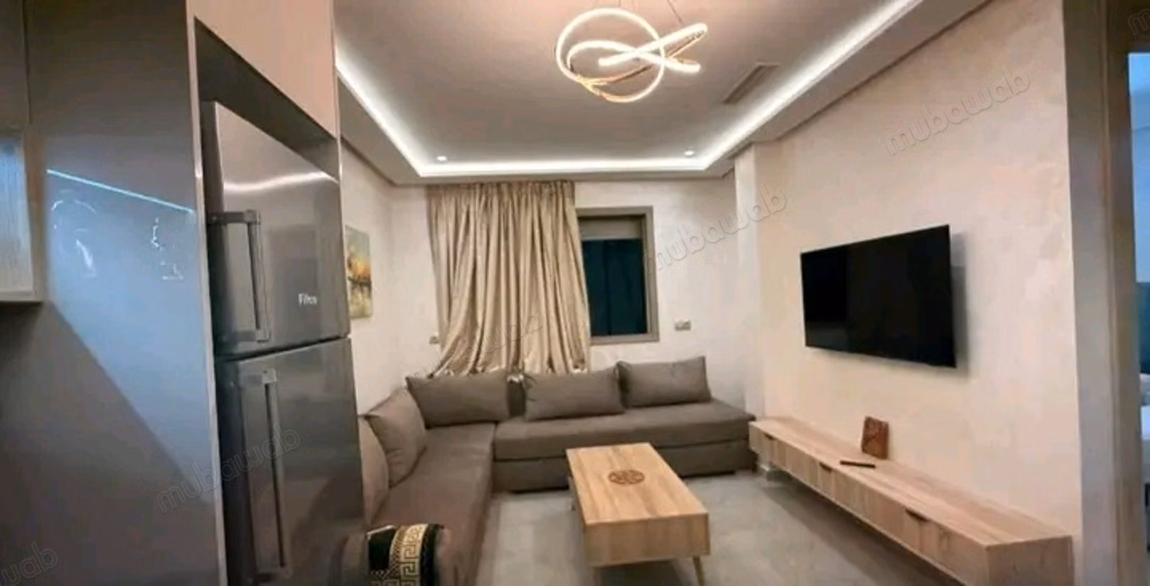 Location d'un appartement en Centre ville. 
Surface de 100 m². 
Bien meublé