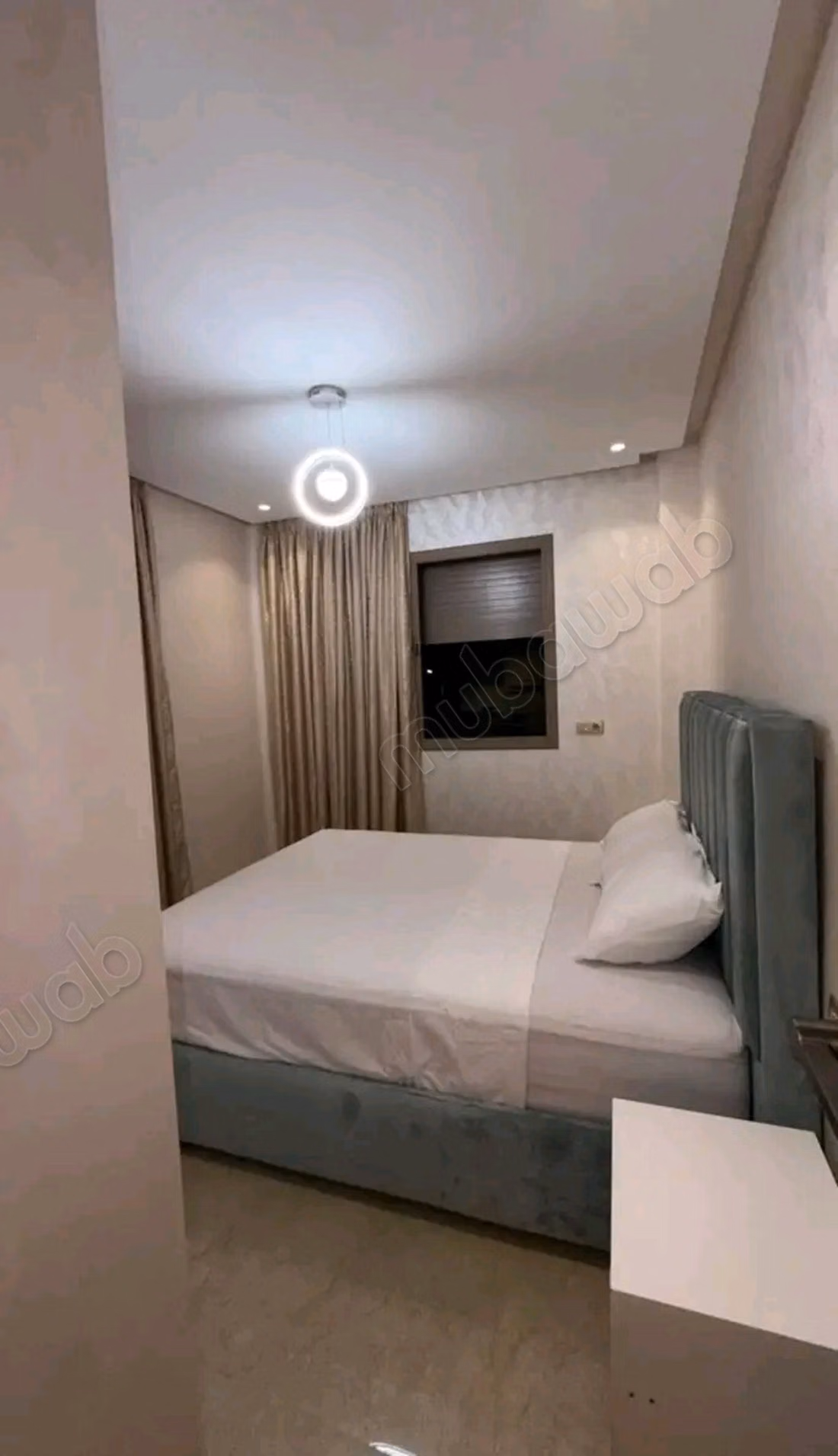Location d'un appartement en Centre ville. 
Surface de 100 m². 
Bien meublé