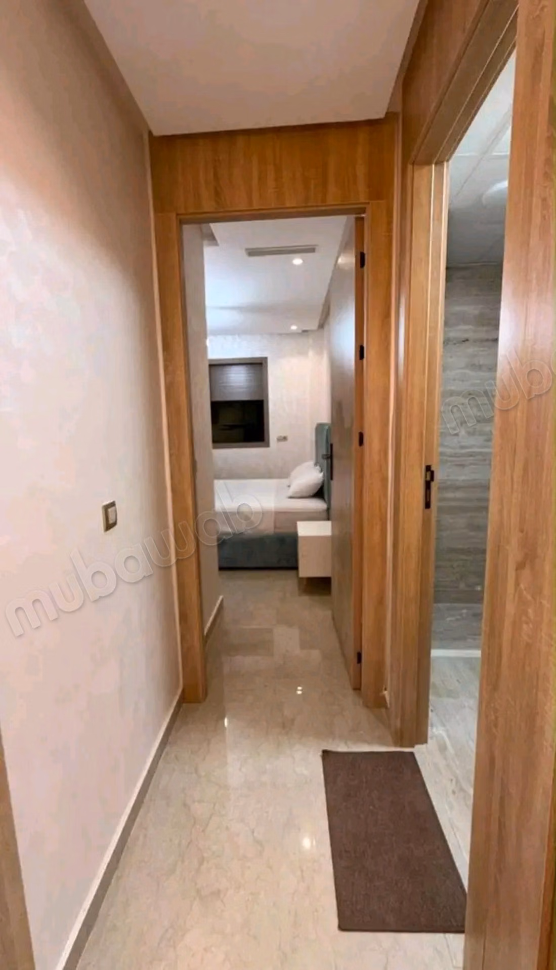 Location d'un appartement en Centre ville. 
Surface de 100 m². 
Bien meublé