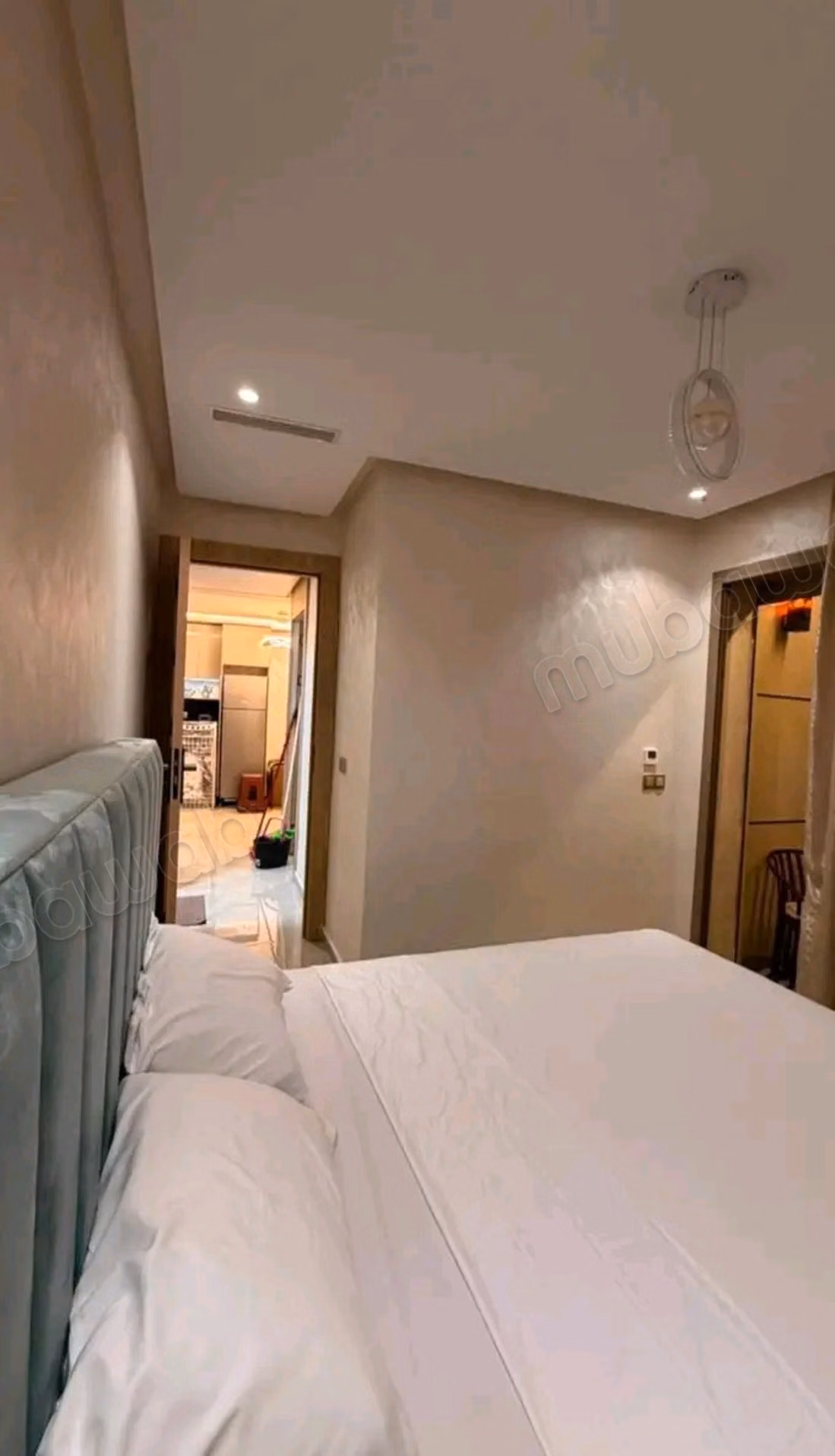 Location d'un appartement en Centre ville. 
Surface de 100 m². 
Bien meublé