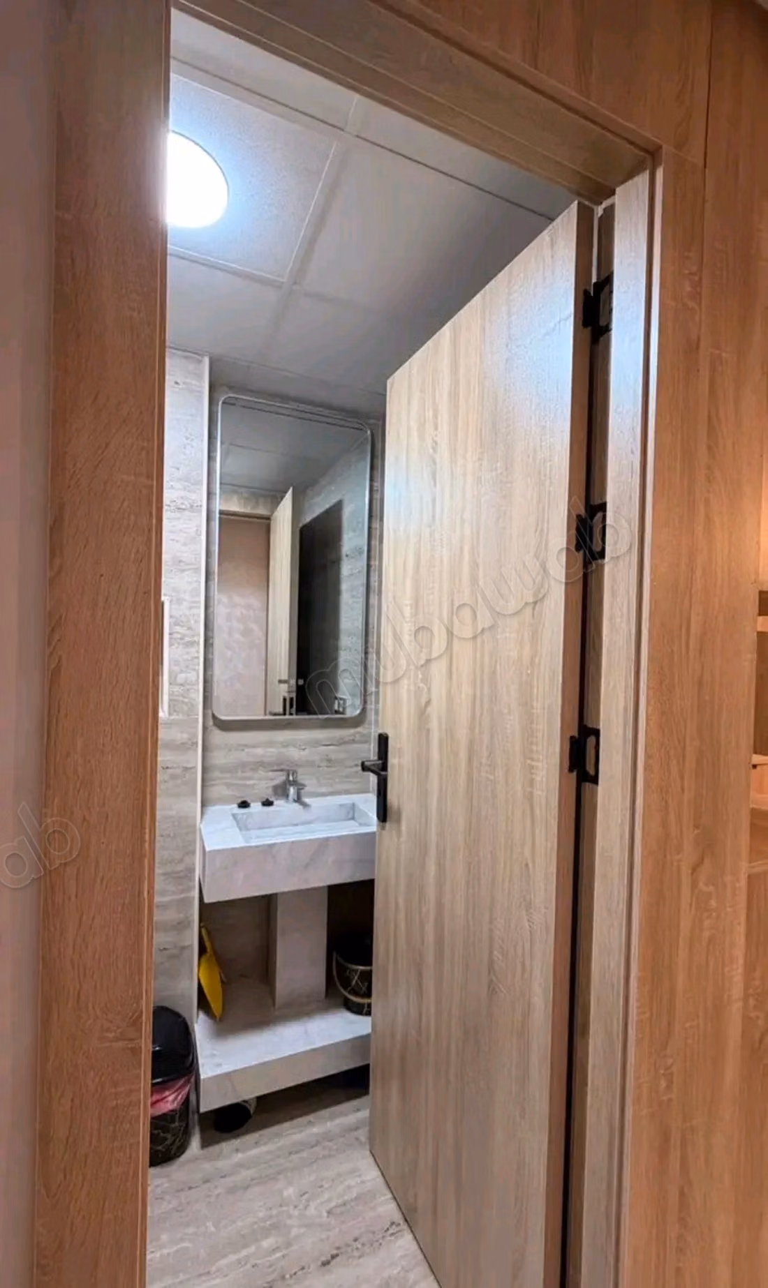 Location d'un appartement en Centre ville. 
Surface de 100 m². 
Bien meublé