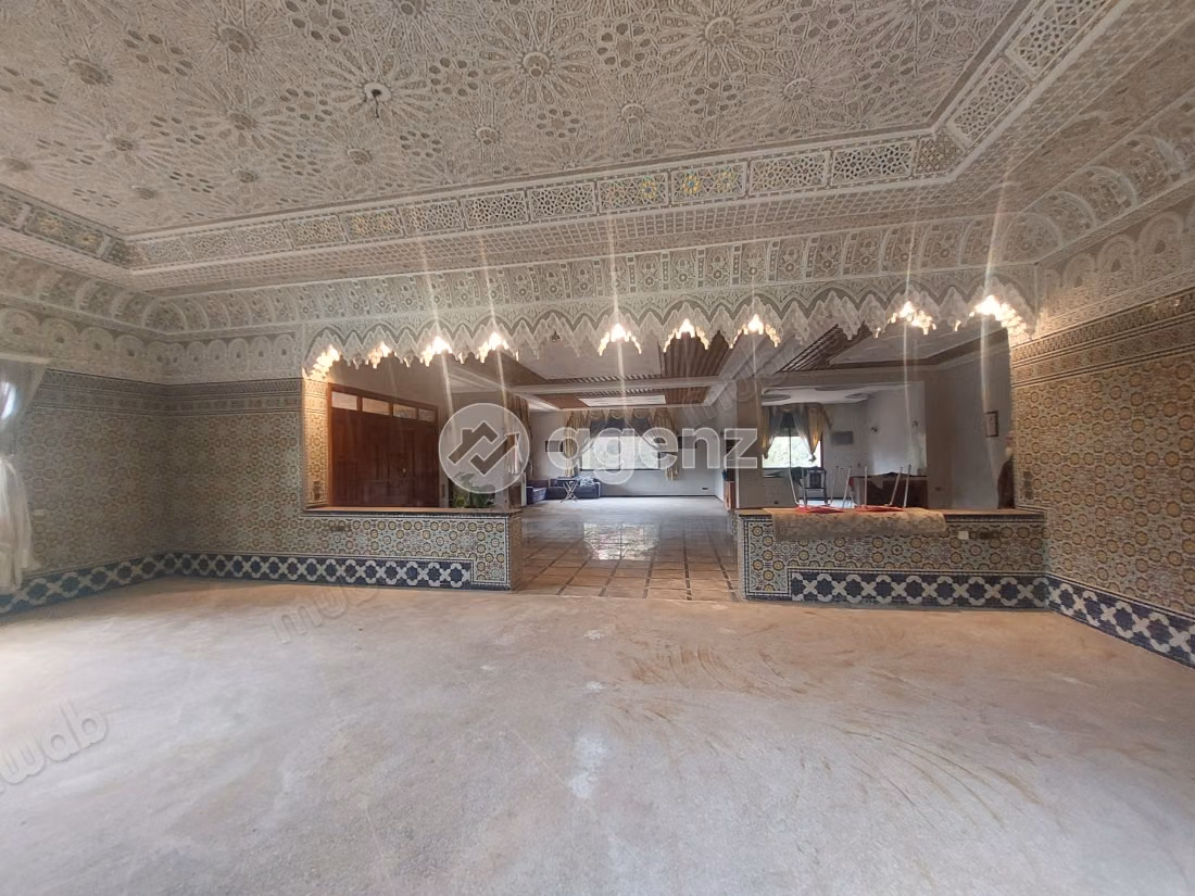 Villa for sale 1,317 m², 6 bedrooms Racine Casablanca