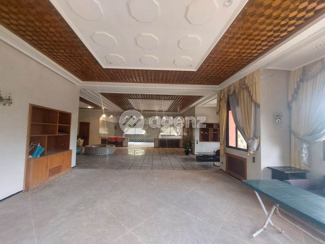 Villa for sale 1,317 m², 6 bedrooms Racine Casablanca