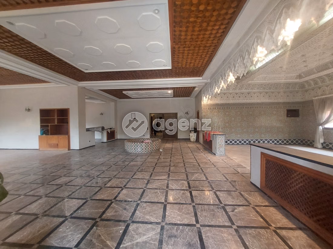 Villa for sale 1,317 m², 6 bedrooms Racine Casablanca