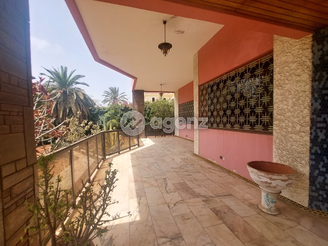 Villa for sale 1,317 m², 6 bedrooms Racine Casablanca