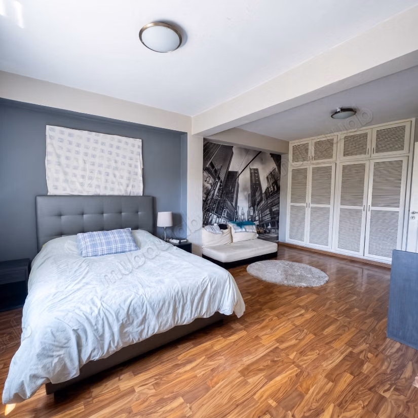 Villa de haut standing à vendre à Oasis.
Superficie 599 m².
Jardin et terrasse