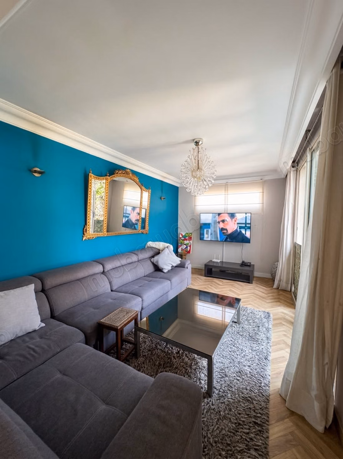 Villa de haut standing à vendre à Oasis.
Superficie 599 m².
Jardin et terrasse
