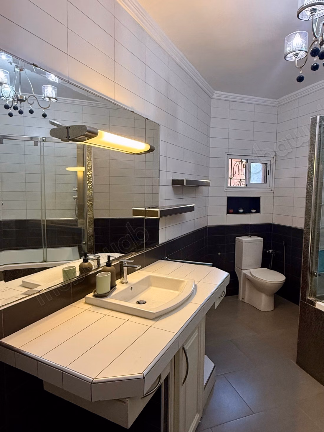 Beautiful 3-bedroom furnished apartment with garden