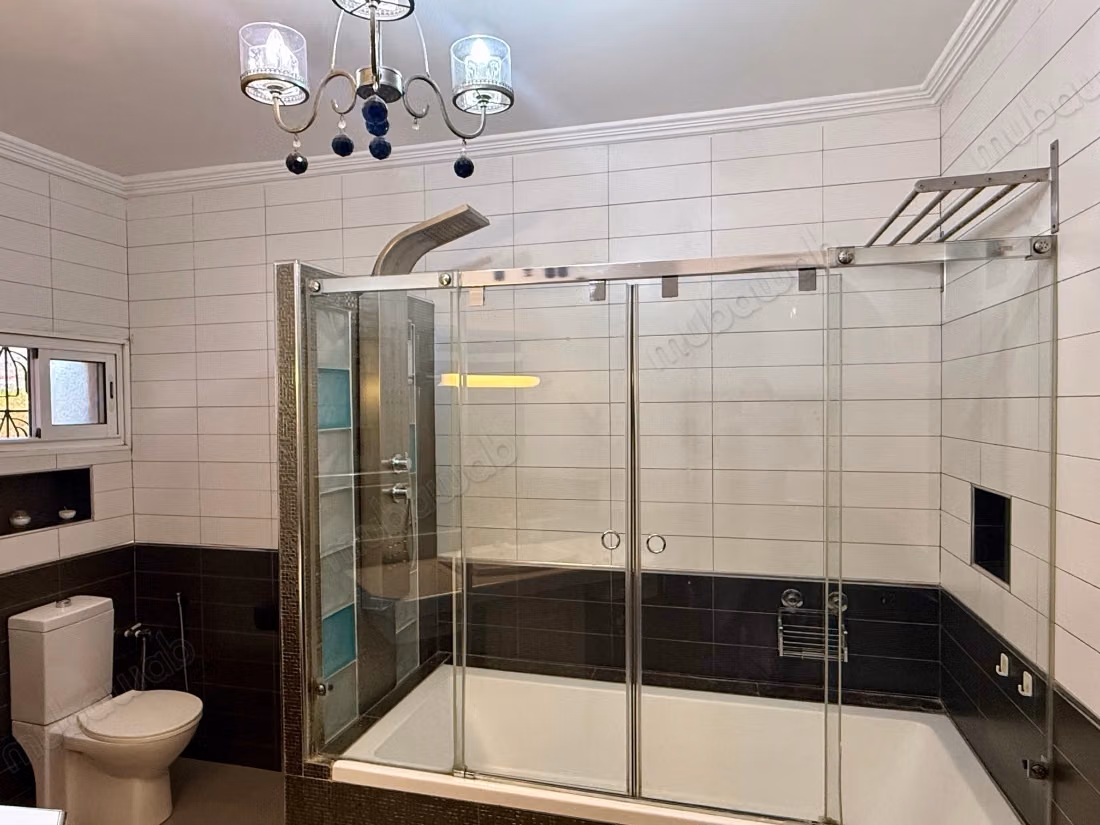 Beautiful 3-bedroom furnished apartment with garden