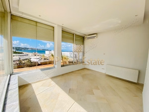 In affitto un Duplex S3 con vista mare