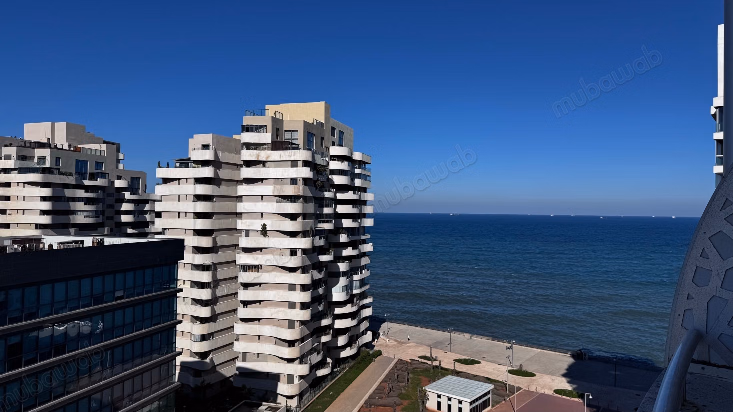 Renovated furnished studio with ocean view and Hassan II Mosque
