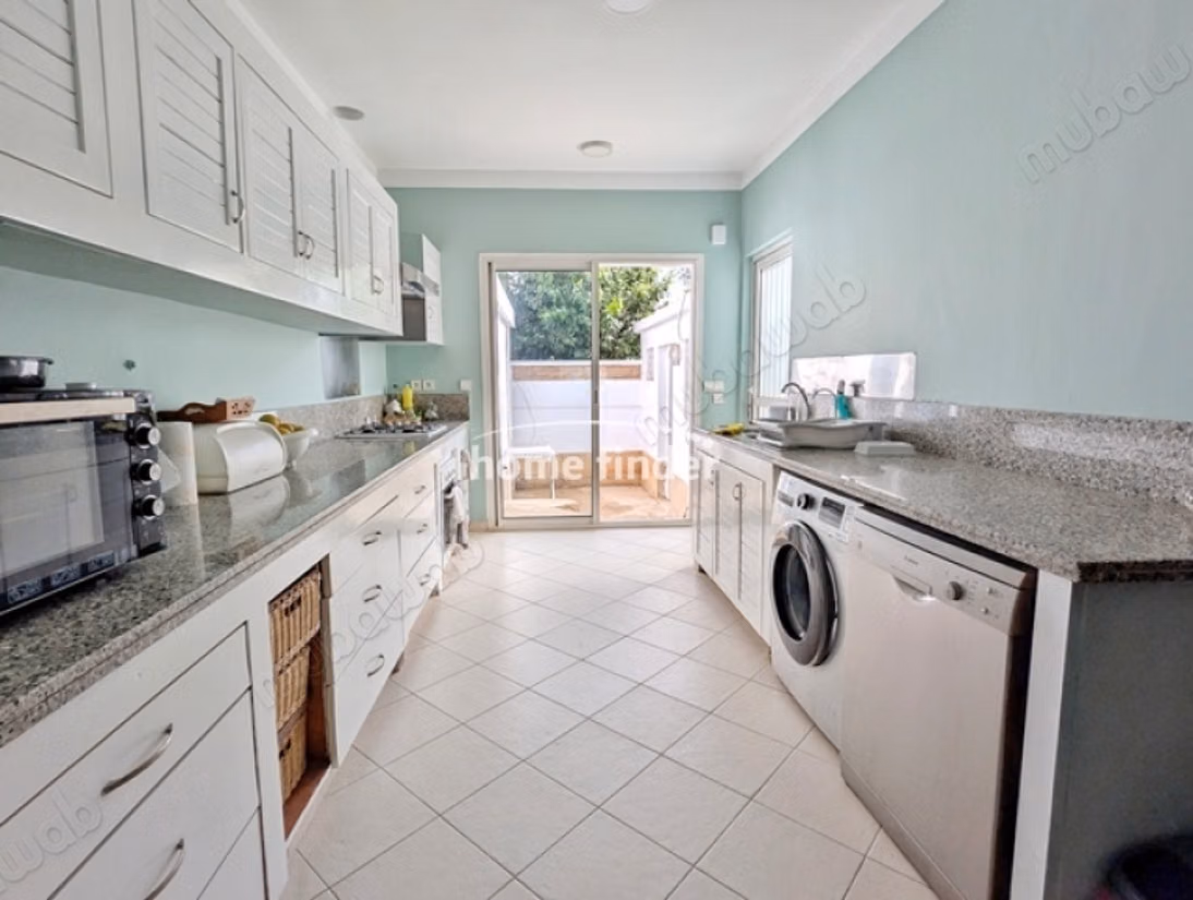 Villa meublée à louer sur Ain Diab 
470 m²