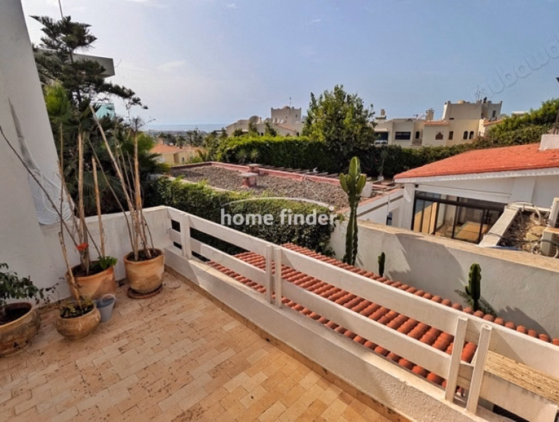 Villa meublée à louer sur Ain Diab 
470 m²