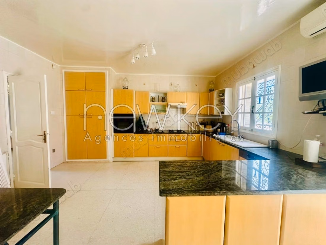 Villa S4 à vendre à La Soukra