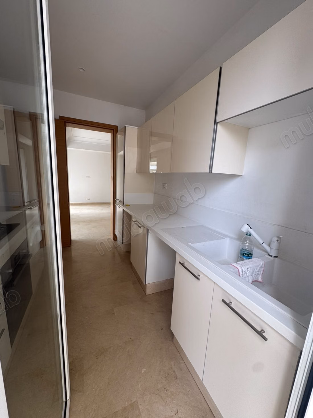 Superb empty apartment for rent in CFC