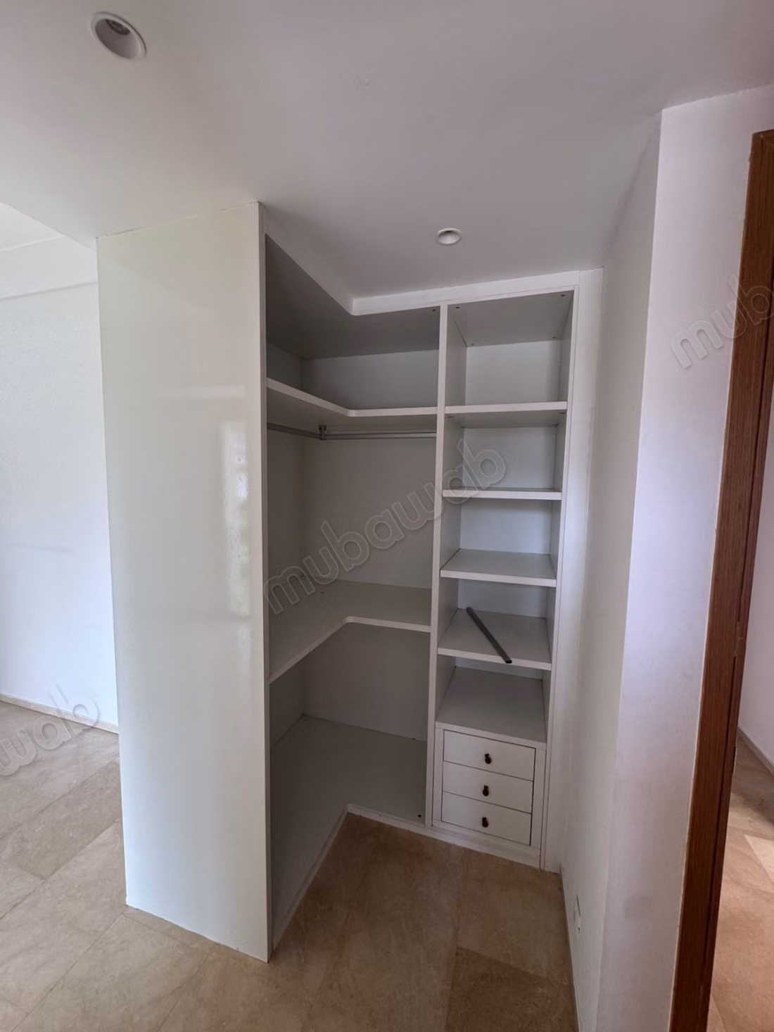 Superb empty apartment for rent in CFC
