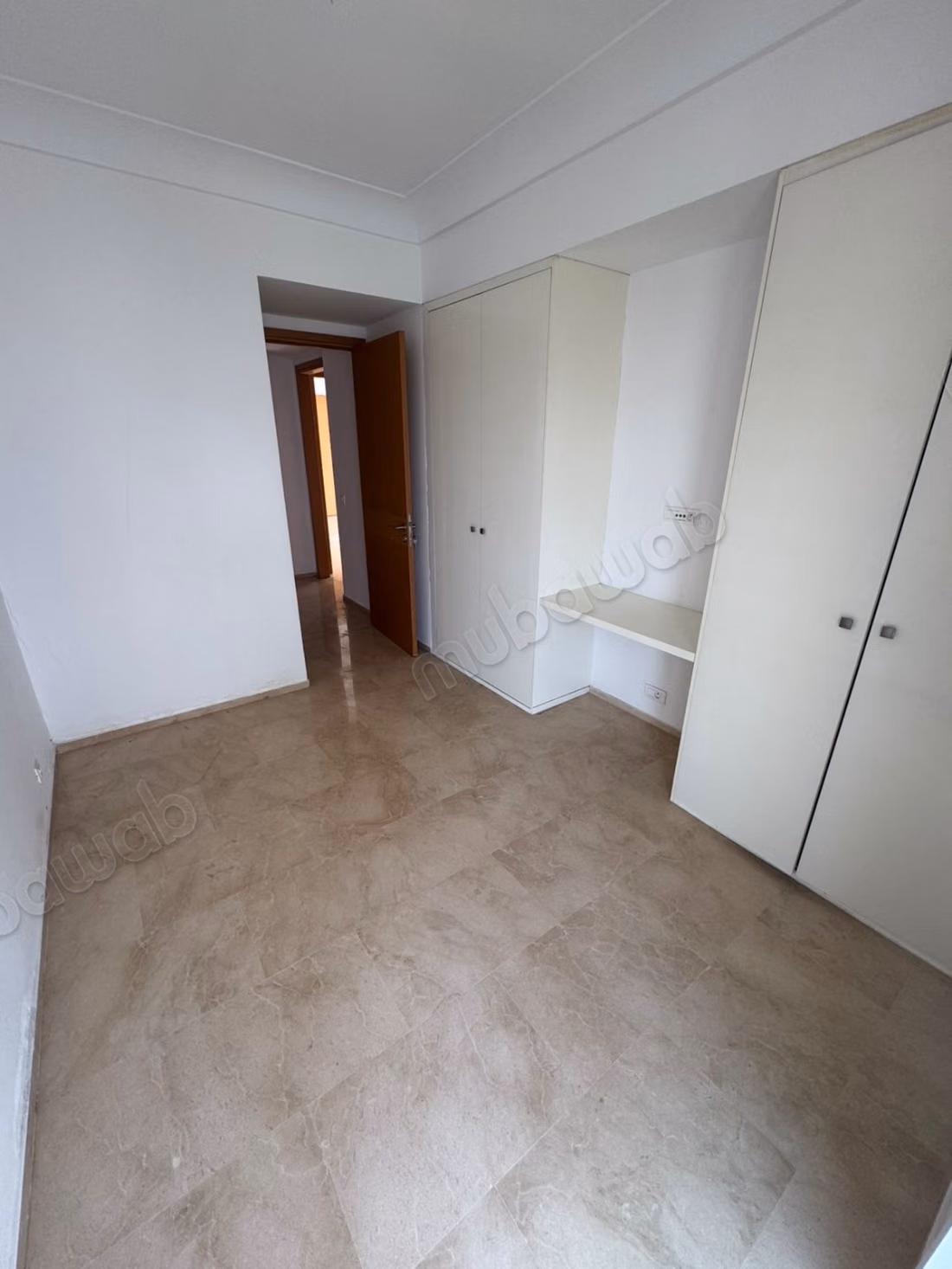 Superb empty apartment for rent in CFC