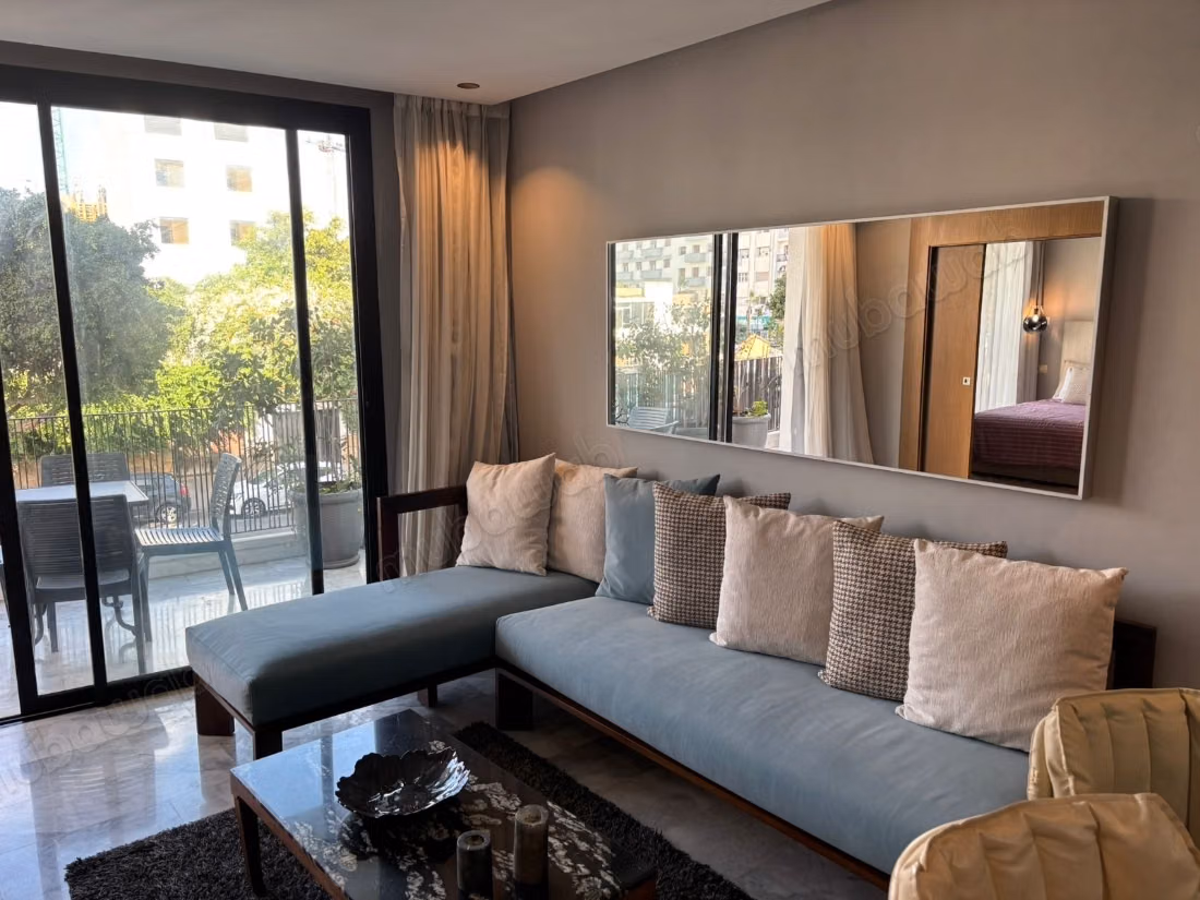Superbe estudio amueblado en alquiler con gran terraza
