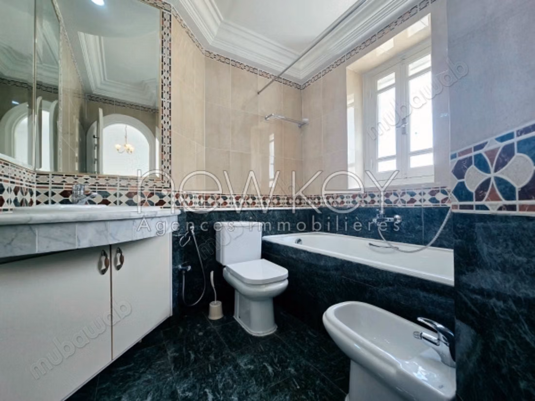 Une villa s6 à la Marsa