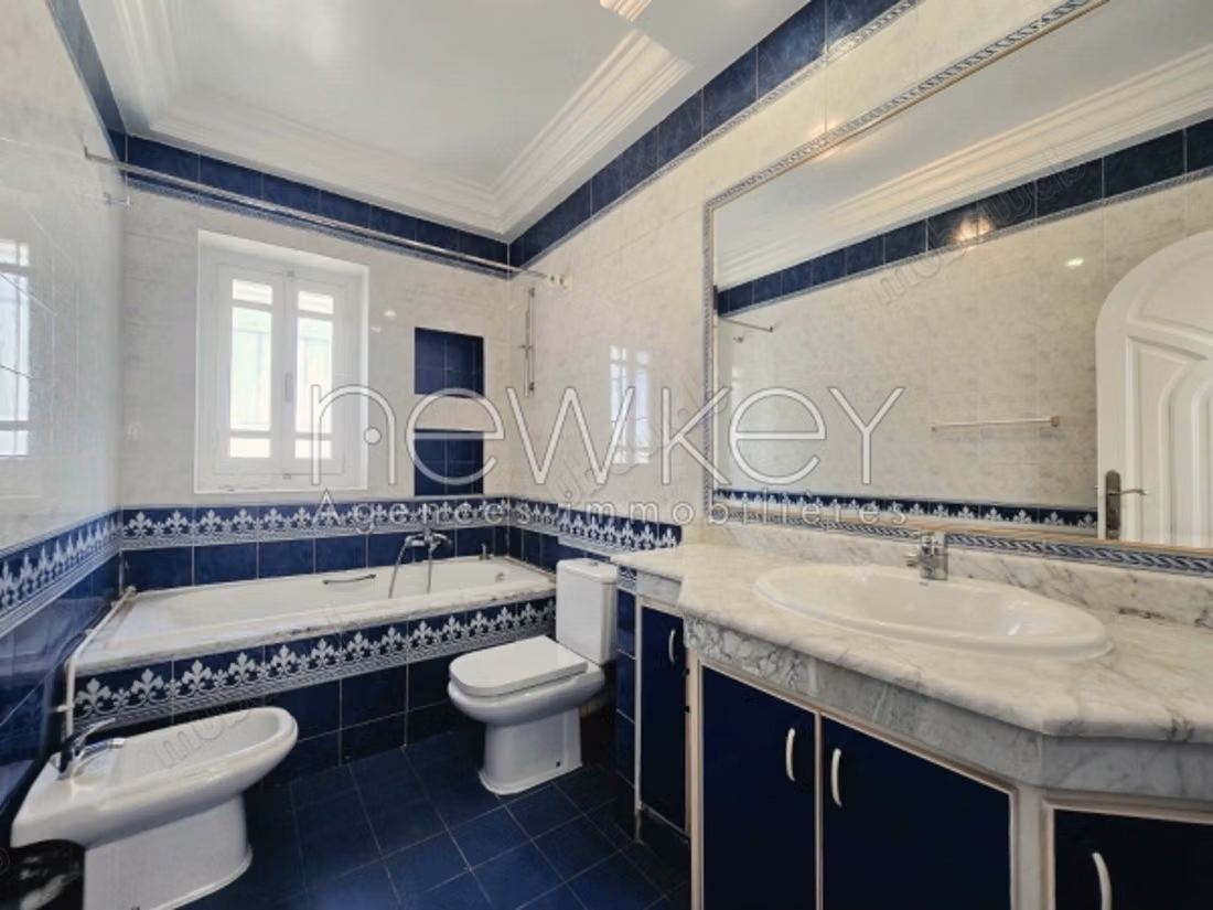 Une villa s6 à la Marsa