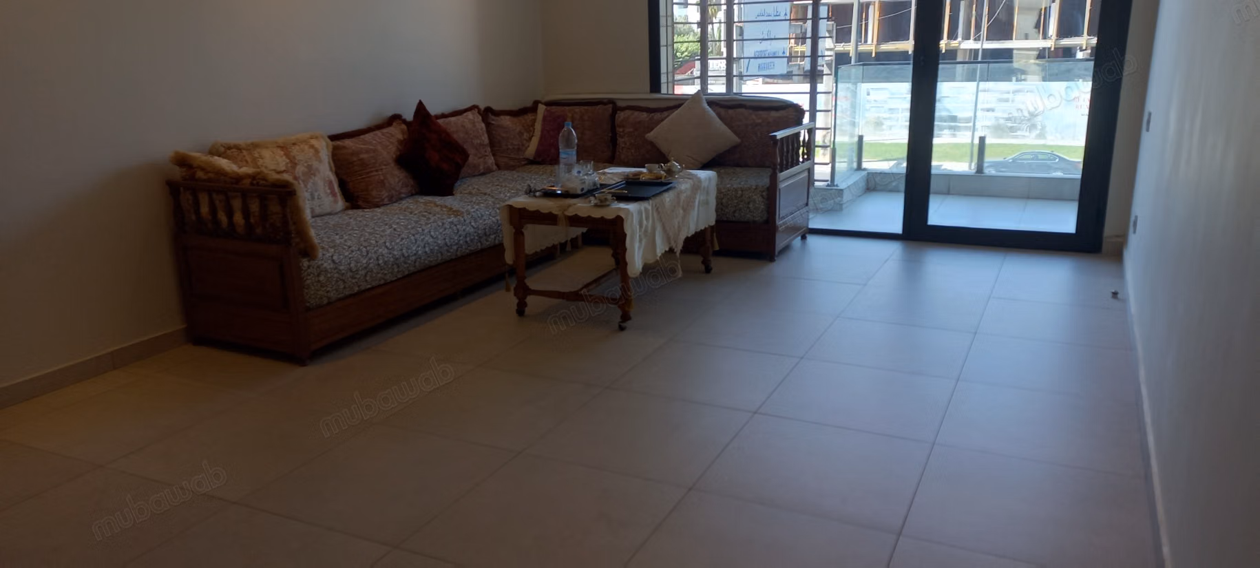 Beautiful apartment for sale in Oasis. Surface area of 143 m² including 43m² of land. Fireplace and concierge service.