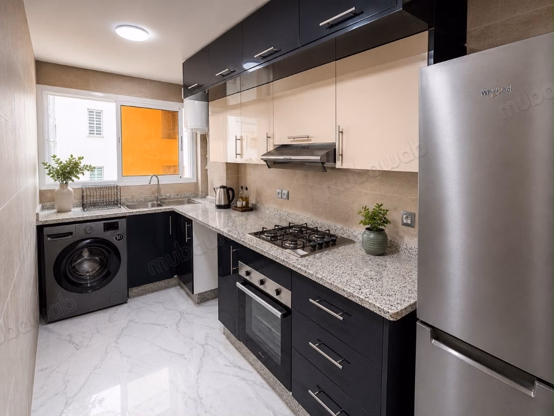 New apartment, never lived in, located on the third floor of a modern residence (less than five years old) with an elevator. The building is situated directly on a main thoroughfare in the heart of Rabat, offering a strategic location that facilitates access to various neighborhoods and services.