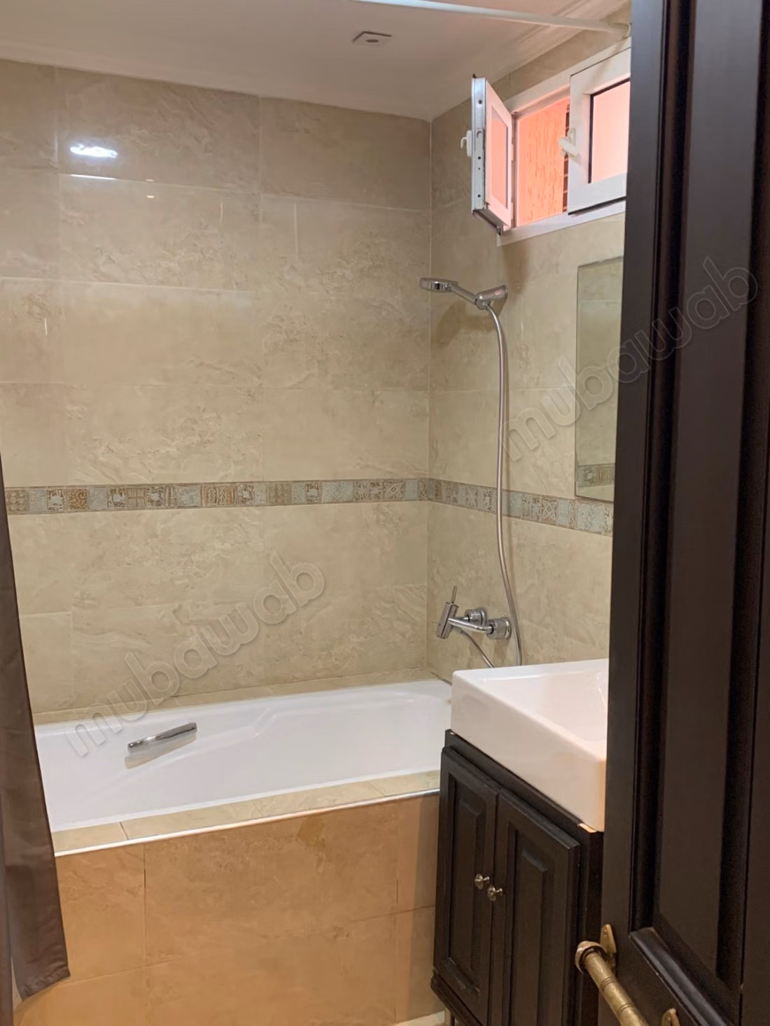Location d'un appartement à Gauthier. Superficie 178 m². Bien meublé