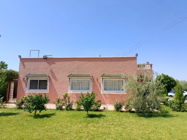 Excellente villa à vendre à Oulad Hassoun. À un prix raisonnable