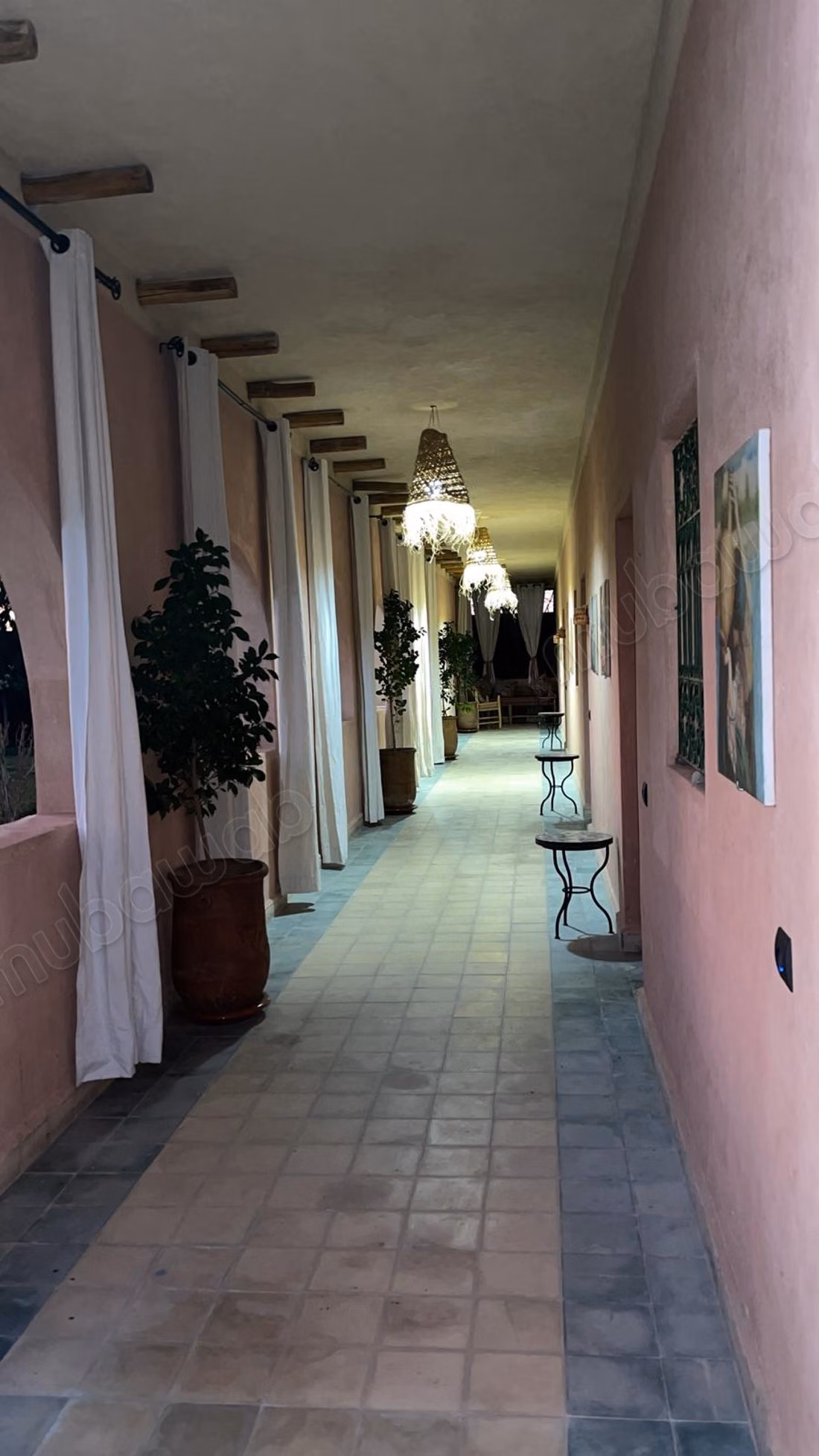 Magnifique villa à vendre à Ouled Hassoune. 8 chambres