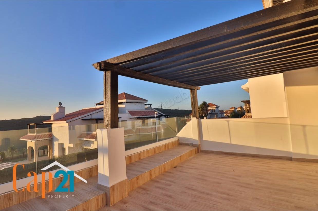 Villa with panoramic view and pool overlooking the sea for rent