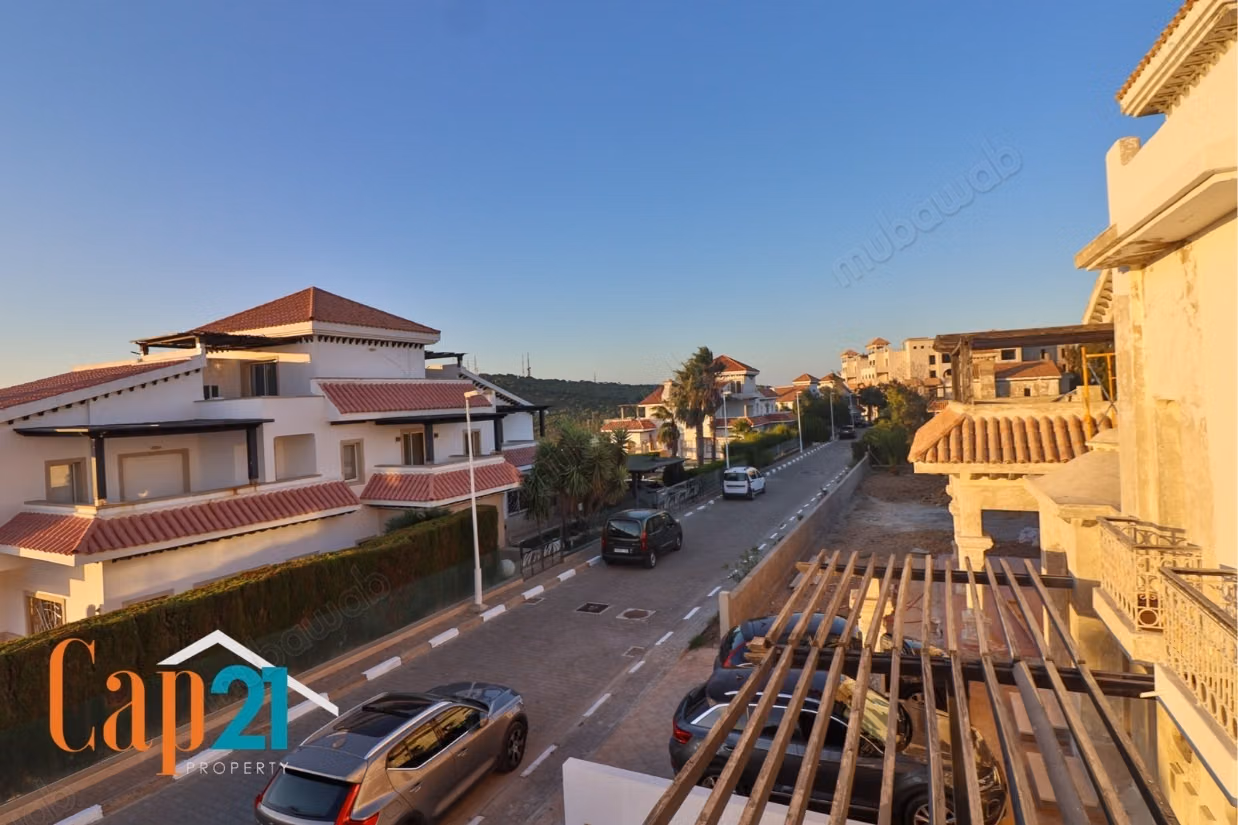 Villa with panoramic view and pool overlooking the sea for rent