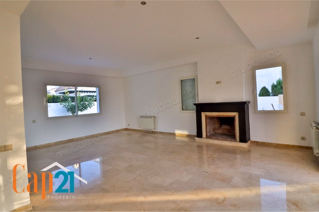 Villa with panoramic view and pool overlooking the sea for rent