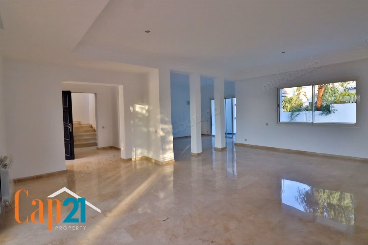 Villa with panoramic view and pool overlooking the sea for rent