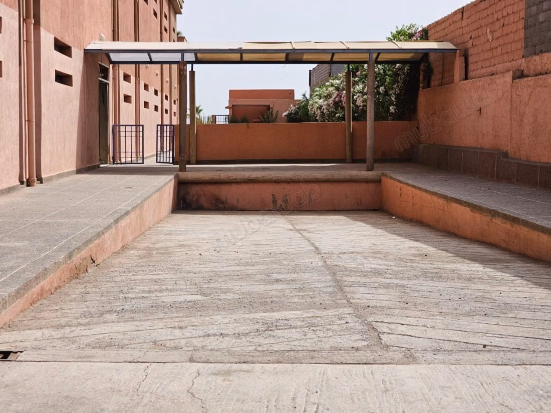 Local à vendre – Zone industrielle de Sidi Ghanem