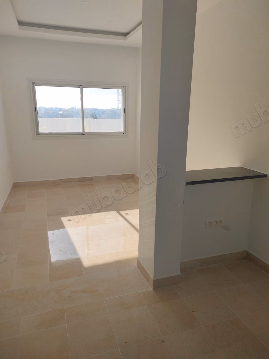 Appartement à louer à Raoued Plage. 
2 pièces confortables. 
Antenne parabolique, résidence sécurisée
