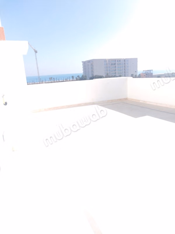 Appartement à louer à Raoued Plage. 
2 pièces confortables. 
Antenne parabolique, résidence sécurisée