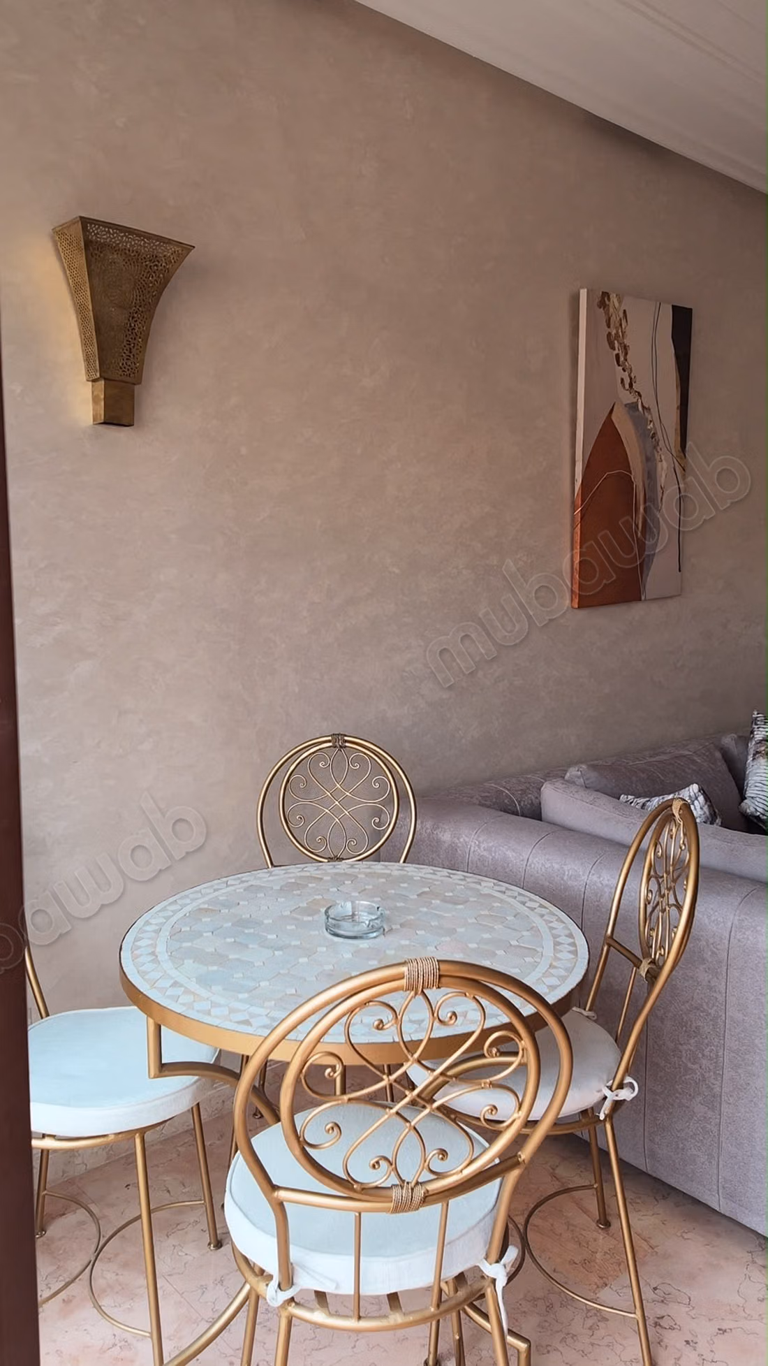 Superbe appartement à louer à Agdal. Surface 90 m². Climatisation et cheminée