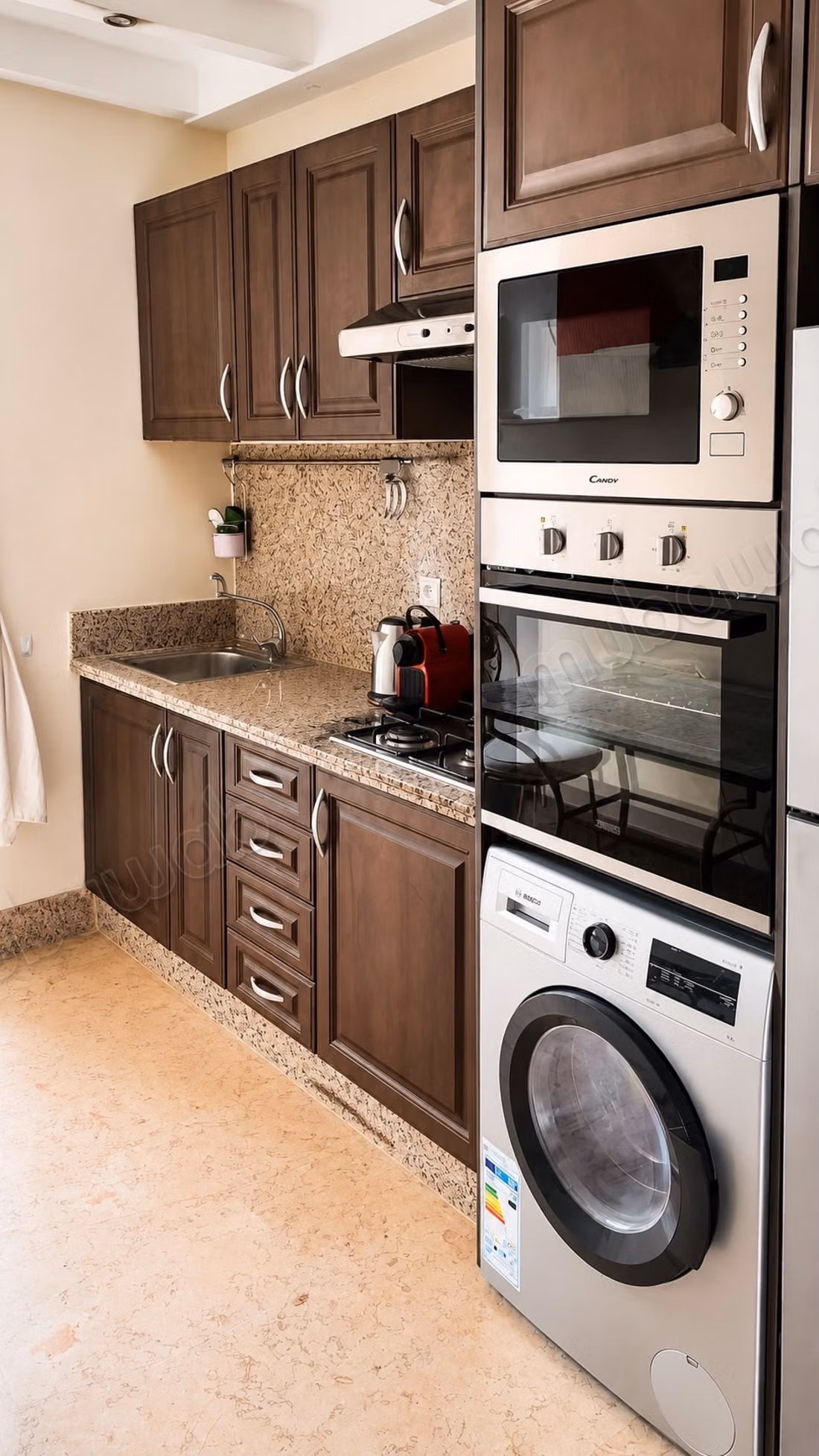 Superbe appartement à louer à Agdal. Surface 90 m². Climatisation et cheminée