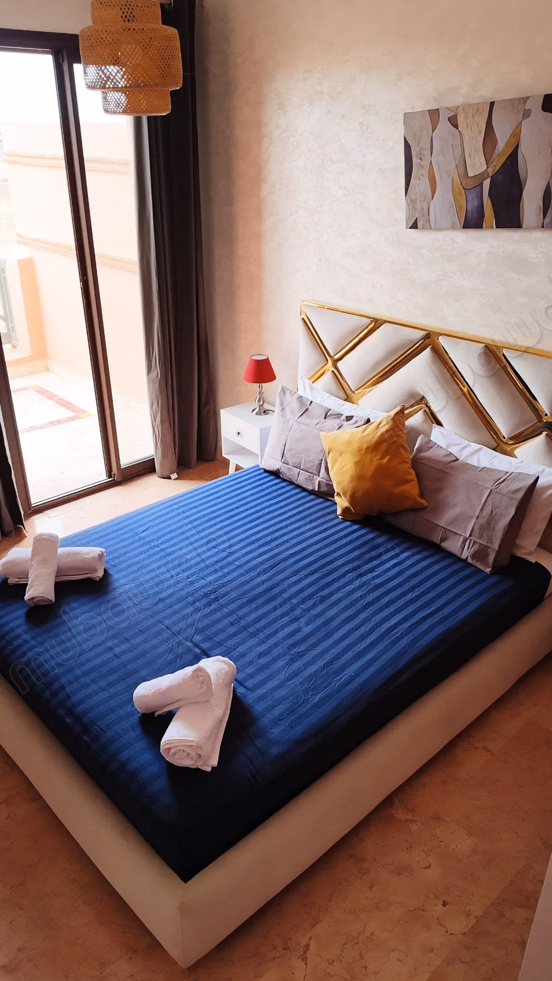 Superbe appartement à louer à Agdal. Surface 90 m². Climatisation et cheminée