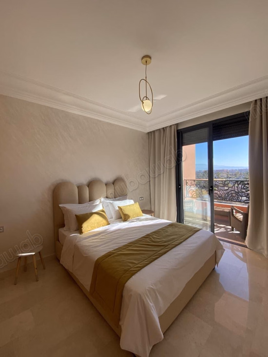 En alquiler — apartamento amueblado Victor Hugo