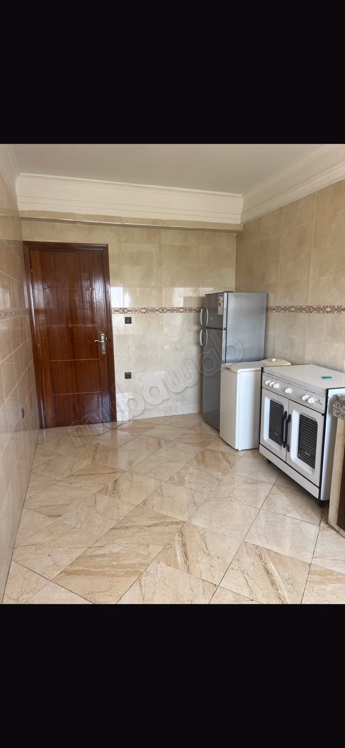 Apartamento en alquiler en Plateau. 3 habitaciones grandes. Bien amueblado