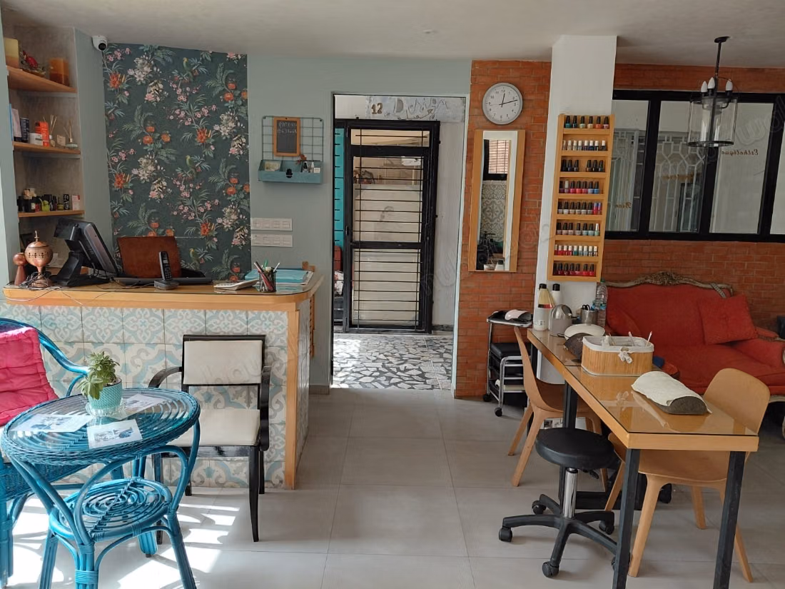 Local comercial en venta en Ain Diab Extension. Superficie 45 m². Aire acondicionado