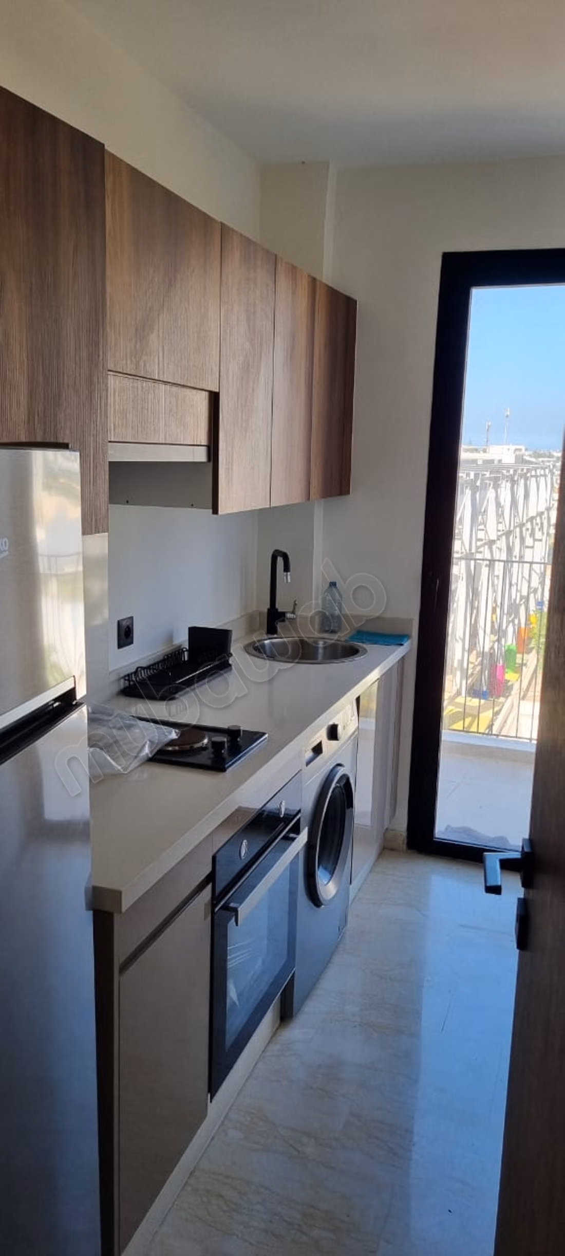 Vend appartement à Bourgogne Ouest.
Surface totale 79 m².
Bien meublé