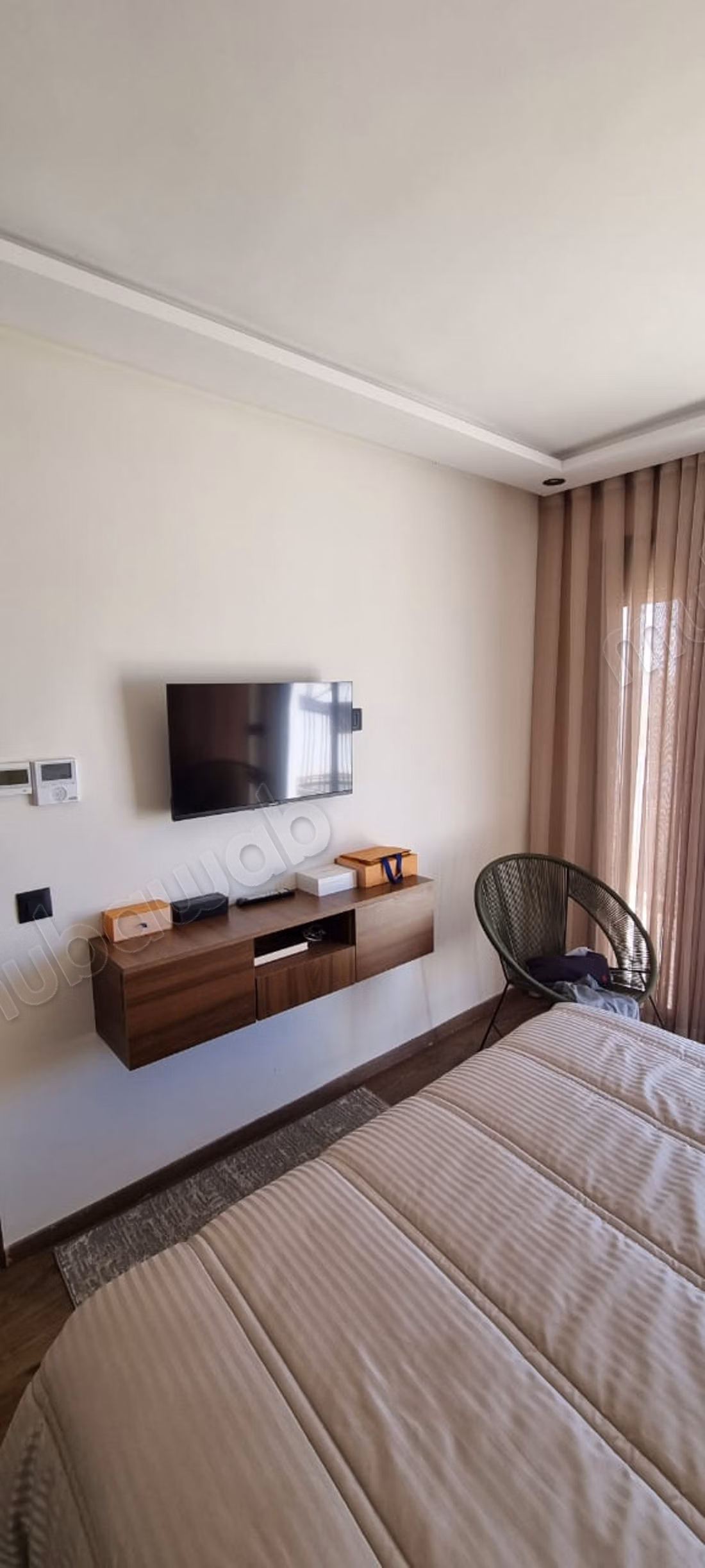 Vend appartement à Bourgogne Ouest.
Surface totale 79 m².
Bien meublé