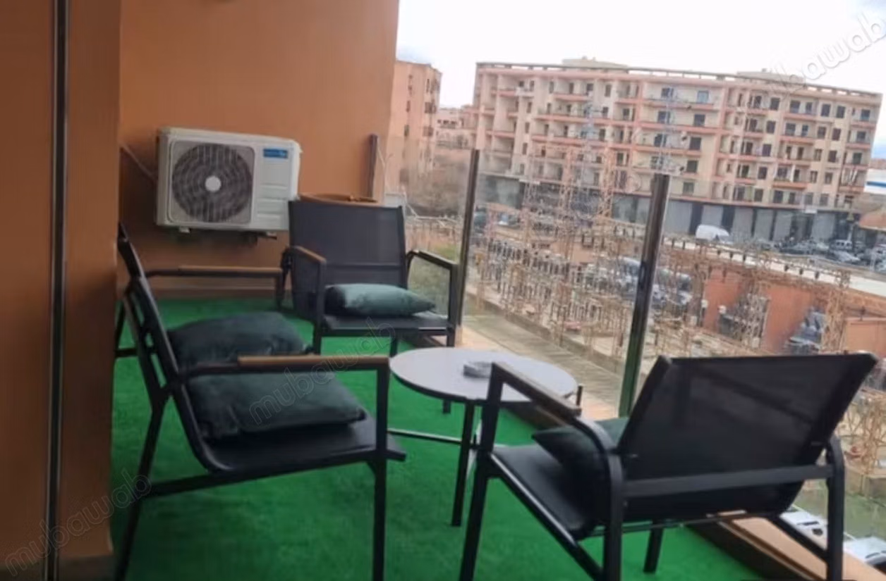 Bonito Apartamento Amueblado en Venta 73 m² Av. Hassan 2